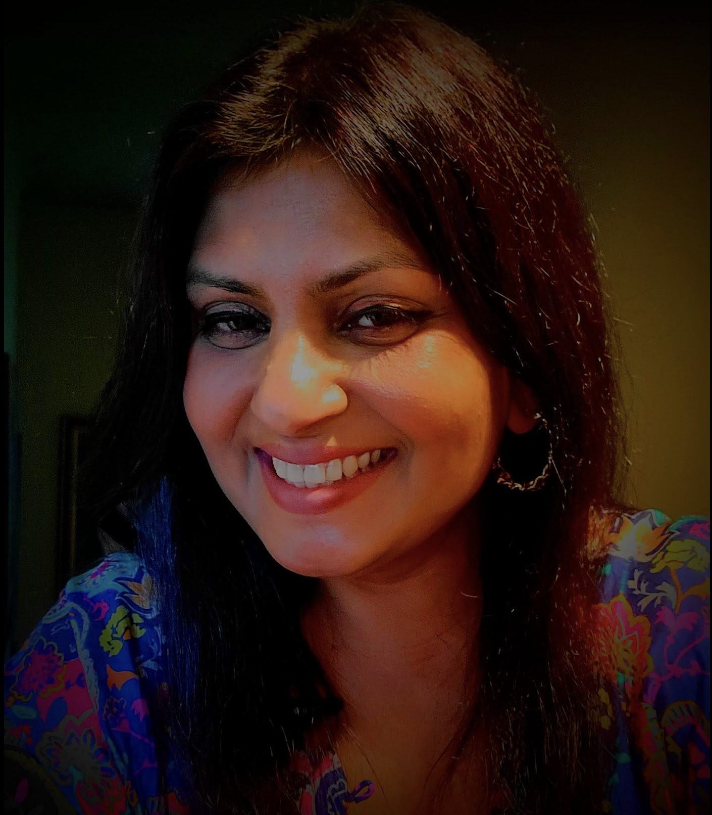Portrait of Tamri, artist and founder of Art By Tamri